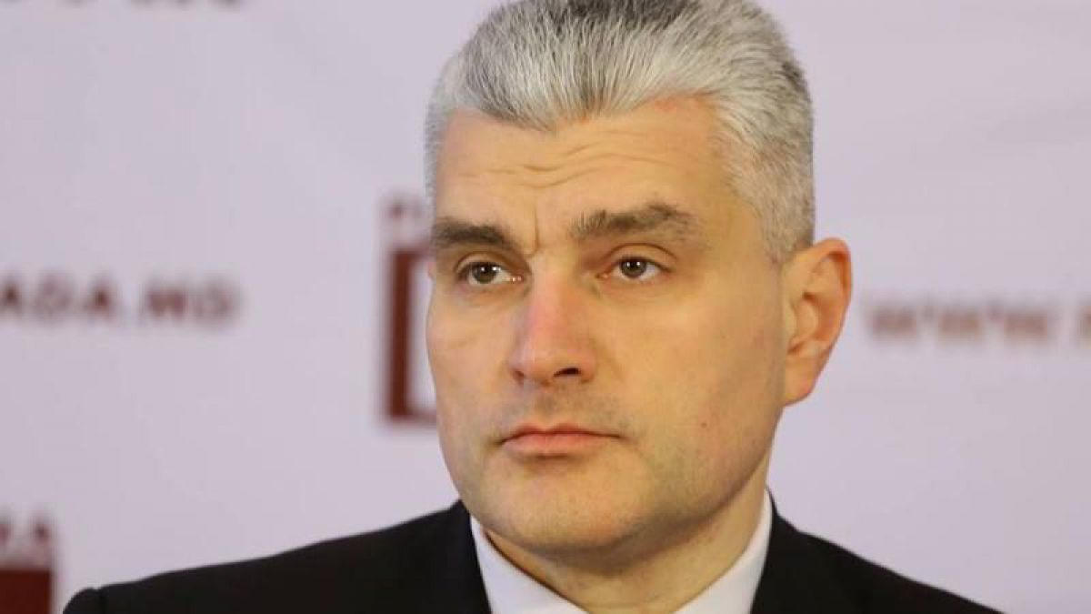 Alexandru Slusari: Guvernul trebuie să negocieze și să obțină de la autoritățile române continuarea exporturilor libere a cerealelor și semințelor de floarea soarelui moldovenești  în România