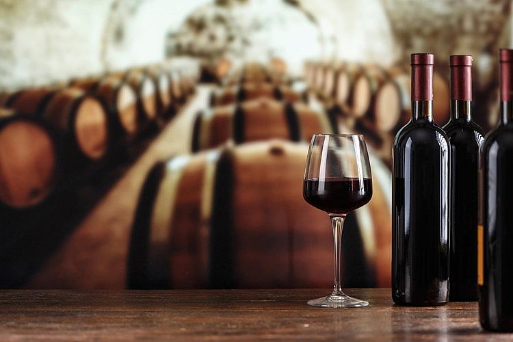 Producția mondială de vin a scăzut cu 10%