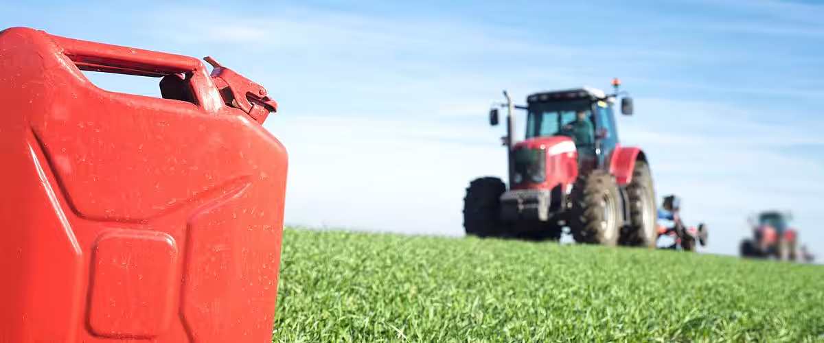 Agricultorii, revoltați că nu li s-a livrat motorina promisă. Ministerul Agriculturii: Distribuirea va fi asigurată de AIPA