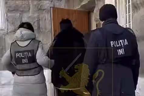 Escrocherie cu prune uscate: o femeie care cumpăra prune uscate ar fi amăgit vânzătorii de cinci milioane de lei. Cum a fost posibil?