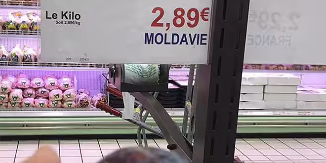 Fotografia zilei - 18 octombrie: prune moldovenești în magazinele din Paris