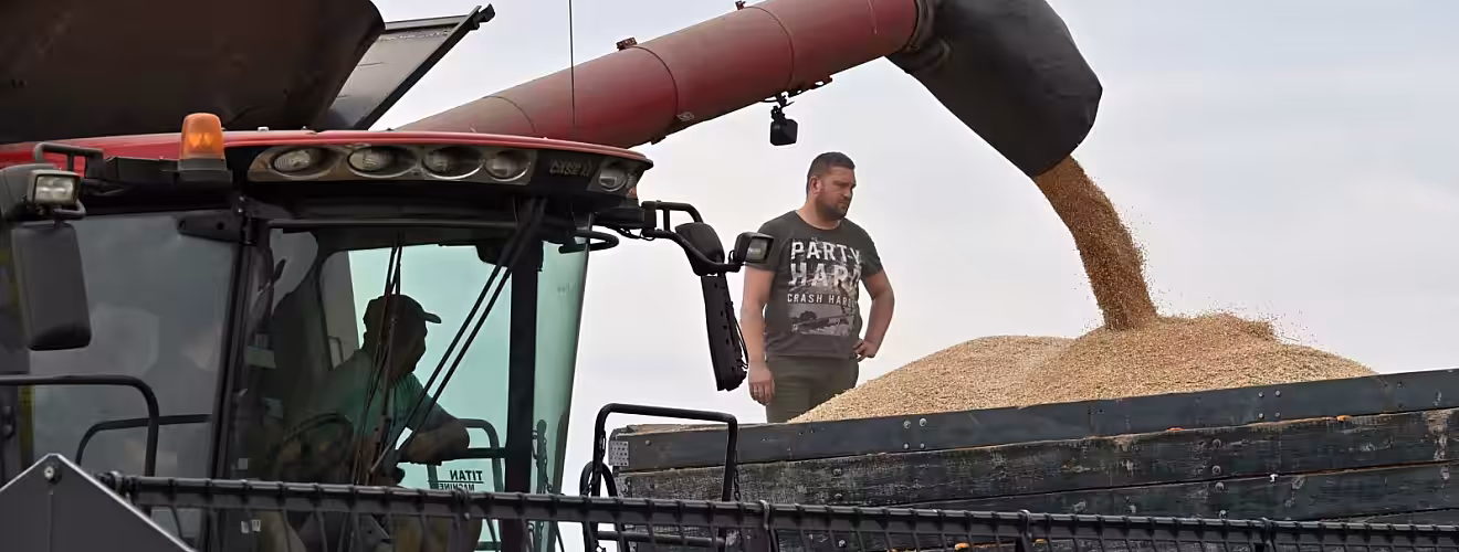 România regretă că Bruxelles-ul n-a mai prelungit interdicția de import a cerealelor din Ucraina și așteaptă din partea Kievului prezentarea uni plan privind controlul exportului de produse agricole