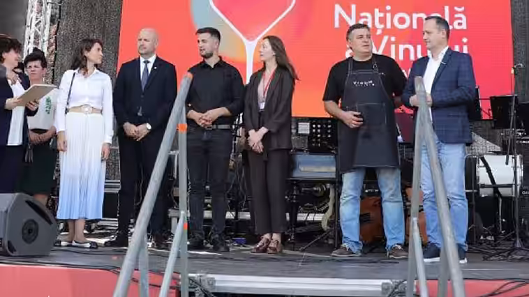 Cei mai buni producători, premiați la festivitățile dedicate Zilei Naționale a Vinului