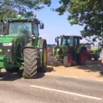 Sute de fermieri din Dobrogea (România) au ieșit cu utilajele în stradă!