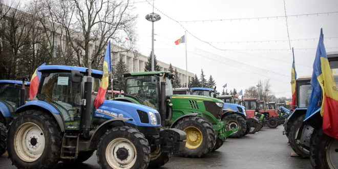 Fermierii reiau protestele: Suntem revoltați și fermi în apărarea dreptului nostru